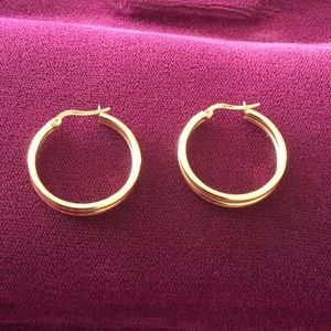 10 karat yellow gold double hoop earrings